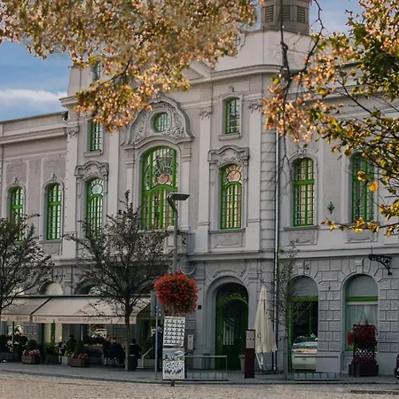 Pod Zelenym Dubem Hotel 3*