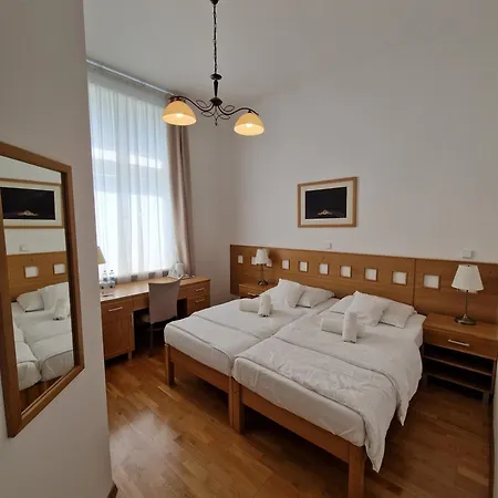 Pod Zelenym Dubem Hotel 3*