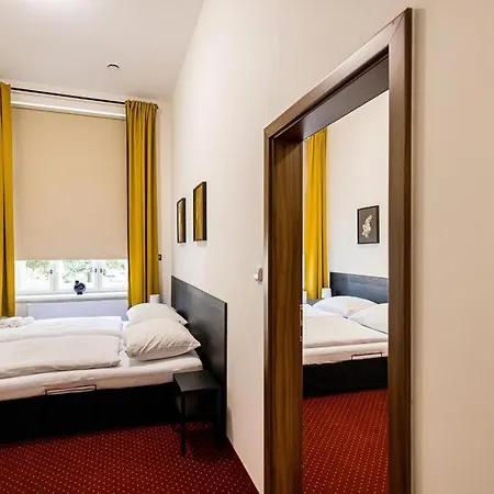 Hotel Pod Zelenym Dubem 3*