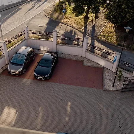 Hotel Pod Zeleným Dubem 3*