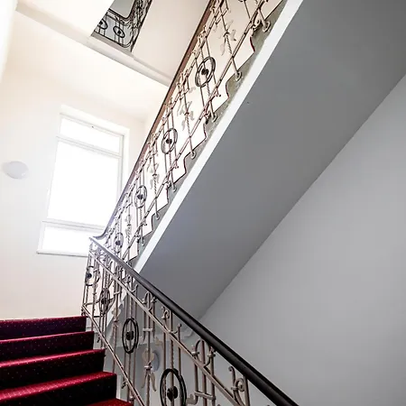 Hotel Pod Zeleným Dubem 3*