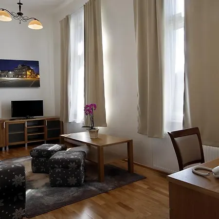 Pod Zelenym Dubem Ξενοδοχείο 3*