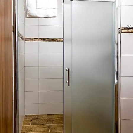 Pod Zelenym Dubem Hotel
