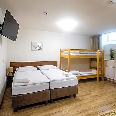 Hotel Pod Zelenym Dubem 3*