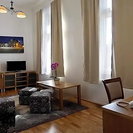 Pod Zelenym Dubem Hotel 3*