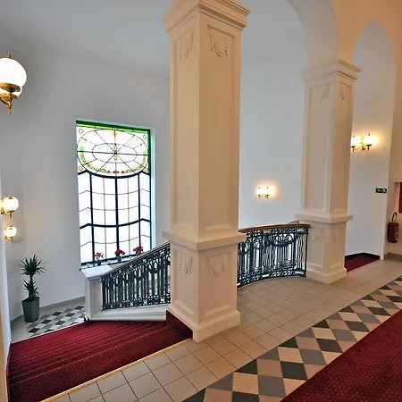 Pod Zelenym Dubem 3*