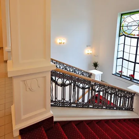 Pod Zelenym Dubem Hotel
