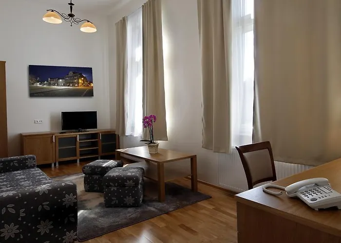 Pod Zelenym Dubem Hotel 3*